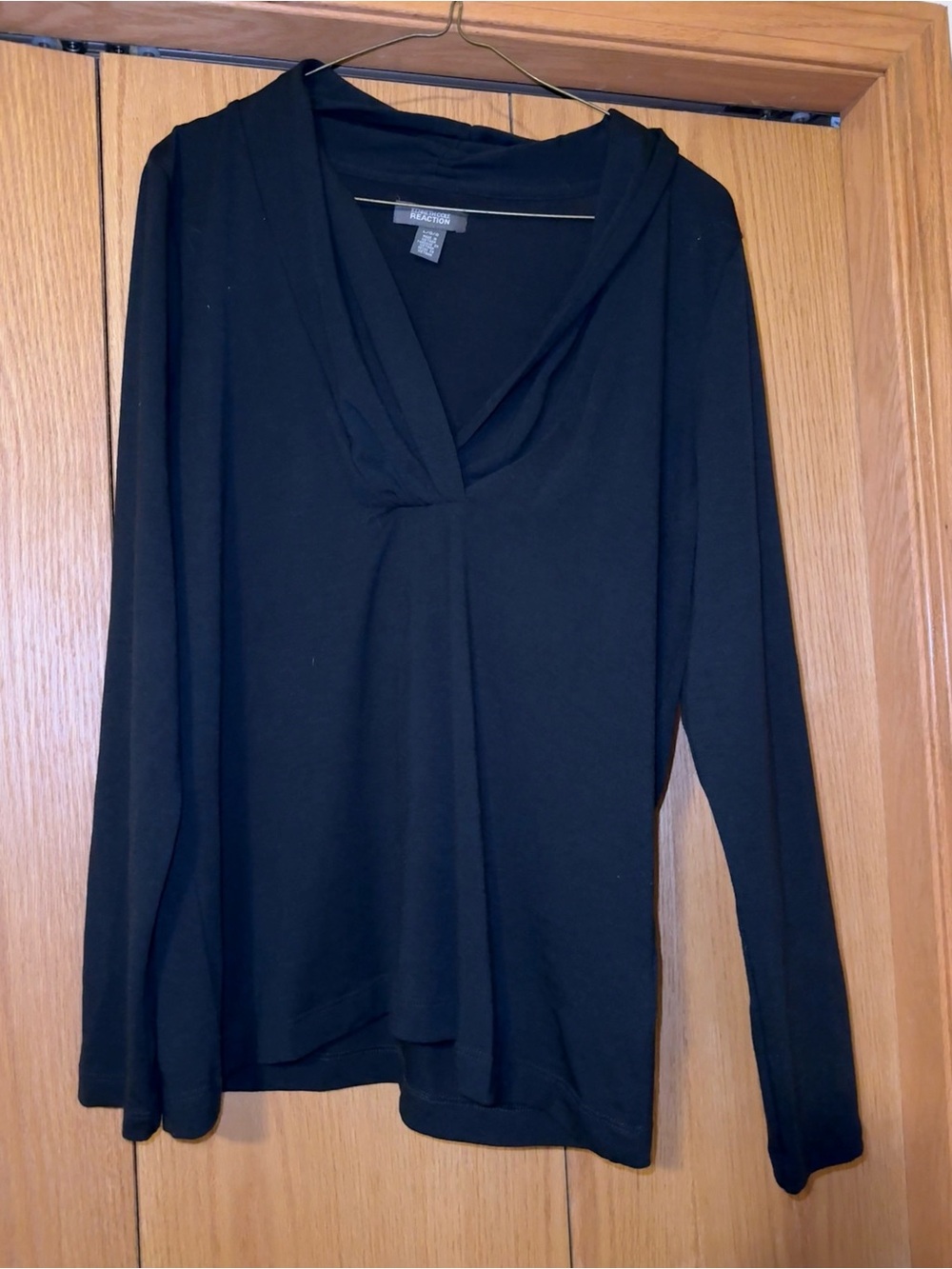Kenneth‎ Cole Reaction Black Long-Sleeve V-Neck Top